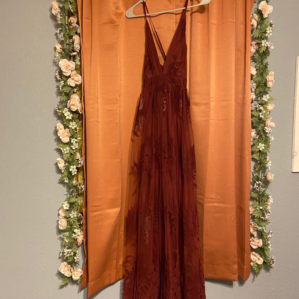 Bella and Bloom Burgandy Maxi Dress - Picture 7 of 7